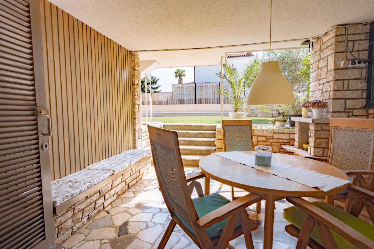 Residence Pecek Novigrad  ภายนอก รูปภาพ