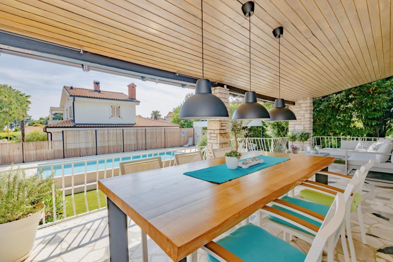 Residence Pecek Novigrad  ภายนอก รูปภาพ