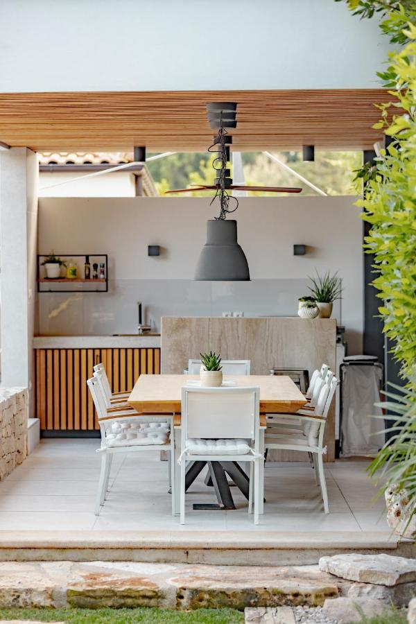 Residence Pecek Novigrad  ภายนอก รูปภาพ
