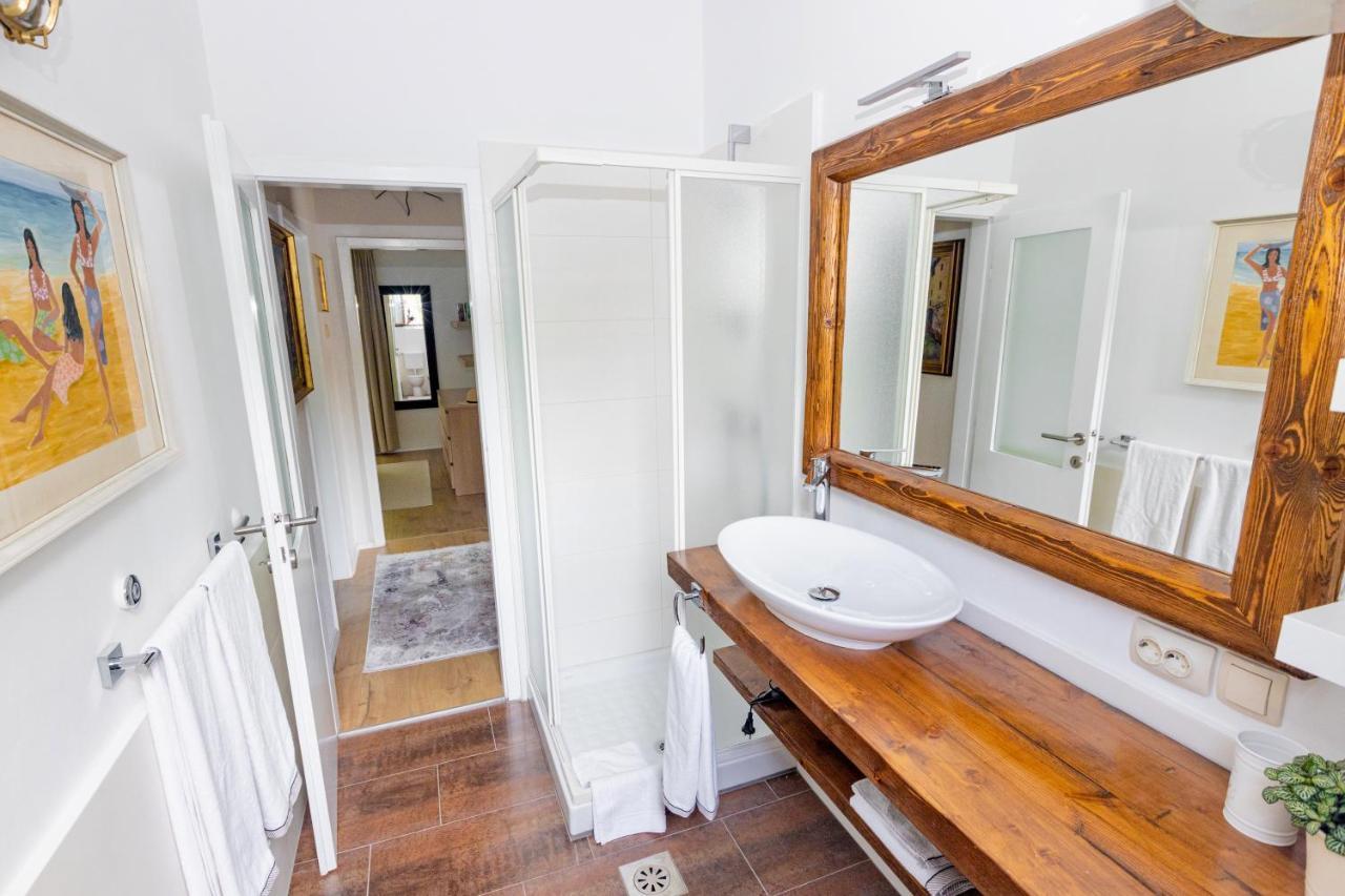 Residence Pecek Novigrad  ภายนอก รูปภาพ